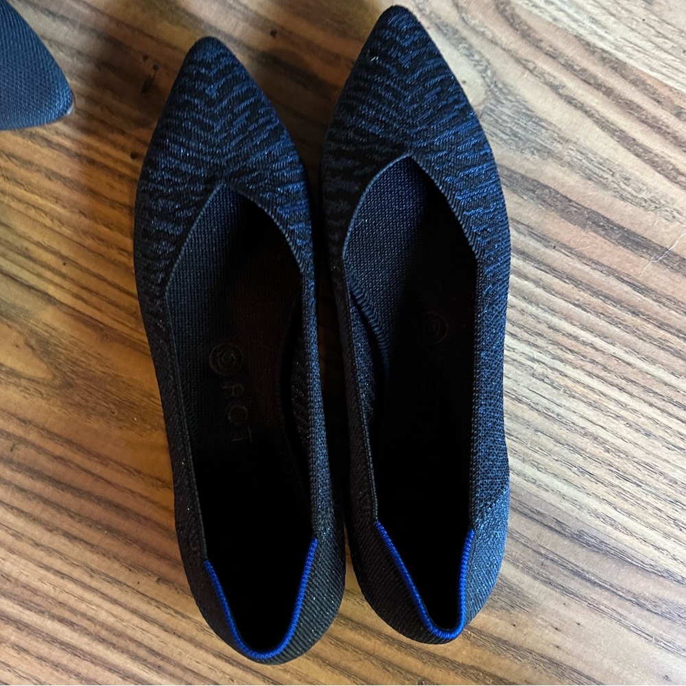 Rothy's Points in Night Metallic, navy metallic and black, size 8, NWOB